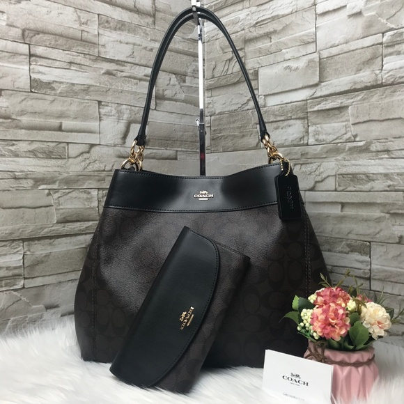 Coach Handbags - 👜COACH SET🌺 LEXY SHOULDER BAG & WALLET